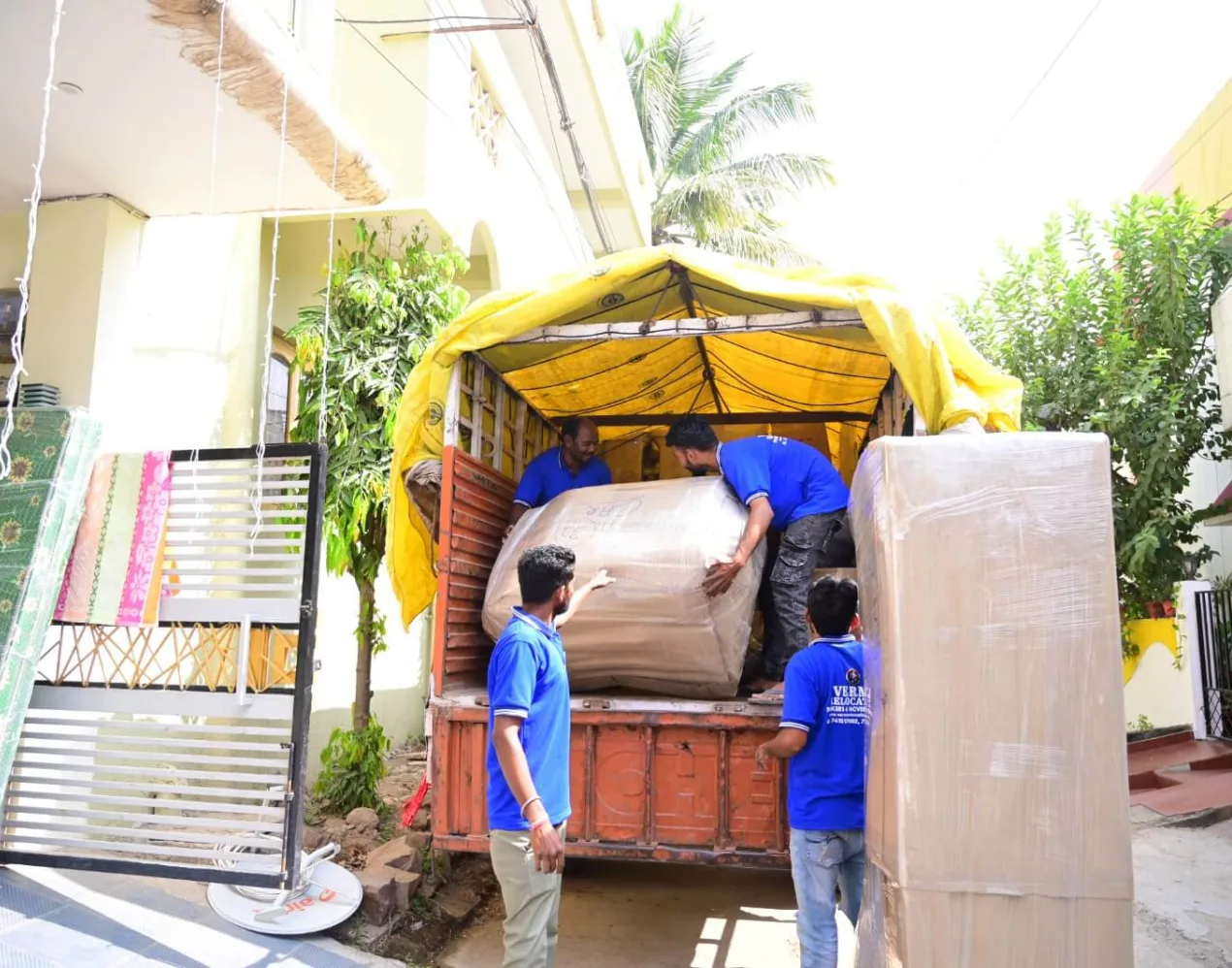 Moving truck for Packers and Movers services